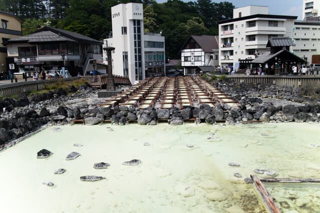 草津温泉湯畑
