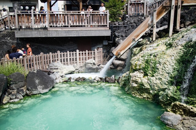 草津温泉湯畑の滝