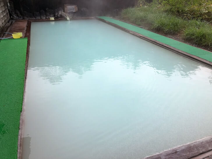 万座温泉豊国館の露天風呂